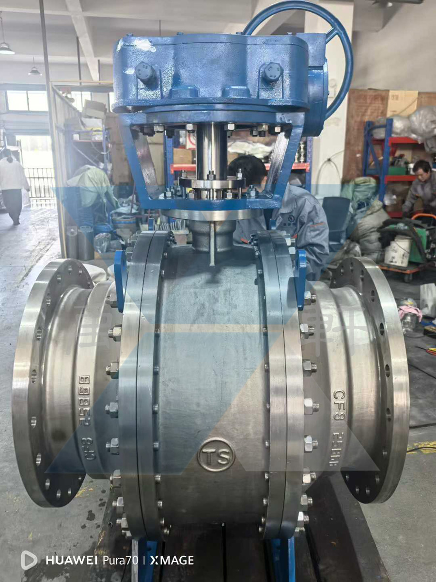 深耕化工管道领域 QDX3-S12二级蜗轮箱配套Q347F-DN600球阀助力化工管道控制(图1)