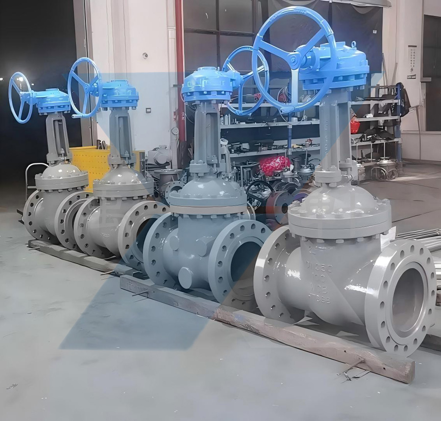 Z541H-100C-DN350伞齿轮高压闸阀，启程交付包头煤化工(图1)